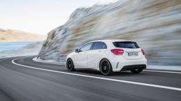 Mercedes A45 AMG (2013) - widok z tyłu