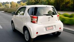 Toyota iQ - widok z tyłu