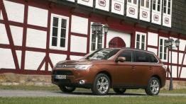 Mitsubishi Outlander III - lewy bok
