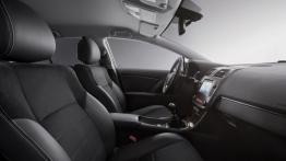 Toyota Avensis III kombi Facelifting - widok ogólny wnętrza z przodu