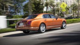 Bentley Mulsanne Speed (2015) - widok z tyłu
