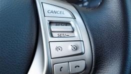 Nissan Pulsar (2014) - sterowanie w kierownicy