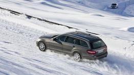 Mercedes E 350 CDI 4MATIC W212 kombi - widok z góry