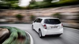 Toyota Verso Facelifting - widok z tyłu