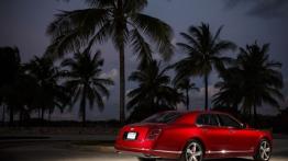 Bentley Mulsanne Speed (2015) - widok z tyłu