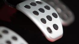 Peugeot 208 GTi 30th Anniversary Edition (2015) - pedały