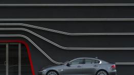 Jaguar XE 2.0d Ammonite Grey (2015) - lewy bok
