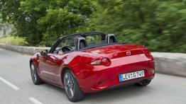 Mazda MX-5 IV Soul Red (2015) - widok z tyłu