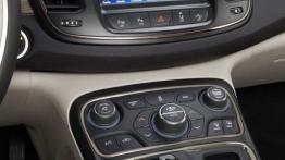 Chrysler 200C (2015) - konsola środkowa