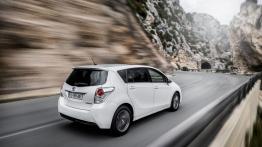 Toyota Verso Facelifting - widok z tyłu