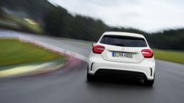 Mercedes A45 AMG (2013) - widok z tyłu