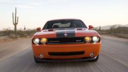 Dodge Challenger SRT8 - widok z przodu