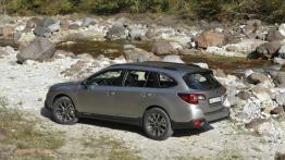 Subaru Outback 2015 2.5i - wersja europejska - widok z tyłu