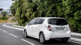 Toyota Verso Facelifting - widok z tyłu