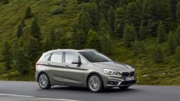BMW 225i Active Tourer (2014) - prawy bok