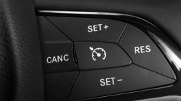 Chrysler 200S (2015) - sterowanie w kierownicy