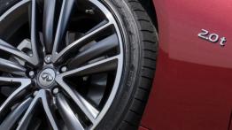 Infiniti Q50 2.0 Turbo (2014) - opona