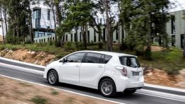 Toyota Verso Facelifting - widok z tyłu