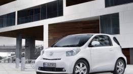 Toyota iQ - widok z przodu