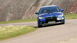 Mitsubishi Lancer Evolution X FQ-400 - widok z przodu
