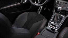 Peugeot 308 II Hatchback GTi (2016) - fotel kierowcy, widok z przodu