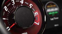 Dodge Challenger SRT Hellcat (2015) - obrotomierz