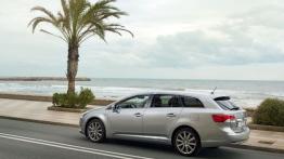 Toyota Avensis III kombi Facelifting - lewy bok