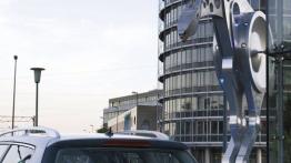 Volkswagen Passat Variant 2005 - widok z tyłu