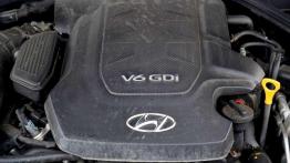 Hyundai Genesis 3.8 HTRAC vs. Lancia Thema 3.6 AWD - nie tylko Niemcy