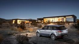 Land Rover Range Rover Sport II (2014) - widok z tyłu
