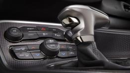 Dodge Challenger SRT Hellcat (2015) - skrzynia biegów