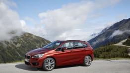 BMW 218d Active Tourer (2014) - lewy bok