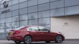 Infiniti Q50 2.0 Turbo (2014) - prawy bok