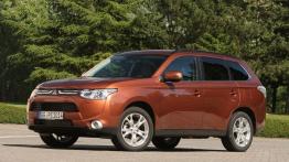 Mitsubishi Outlander III - lewy bok