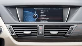 BMW X1 Facelifting - prezentacja w Monachium - radio/cd/panel lcd