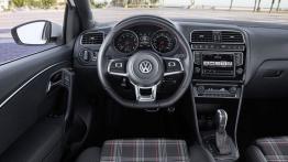 Volkswagen Polo V GTI Hatchback 3d Facelifting (2015) - kokpit