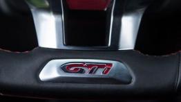 Peugeot 208 GTi 30th Anniversary Edition (2015) - kierownica