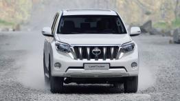 Toyota Land Cruiser 2.8 D-4D (2016) - widok z przodu