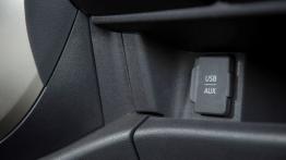 Nissan Micra K13 Facelifting (2013) - inny element panelu przedniego