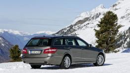 Mercedes E 350 CDI 4MATIC W212 kombi - widok z tyłu