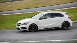 Mercedes A45 AMG (2013) - lewy bok