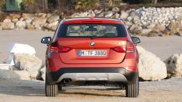 BMW X1 Facelifting - widok z tyłu