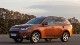 Mitsubishi Outlander III - lewy bok