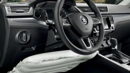 Skoda Superb III Combi (2015) - poduszka kolanowa
