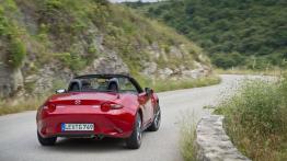 Mazda MX-5 IV Soul Red (2015) - widok z tyłu