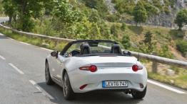 Mazda MX-5 IV White (2015) - widok z tyłu
