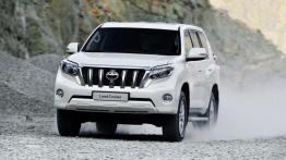 Toyota Land Cruiser 2.8 D-4D (2016) - widok z przodu