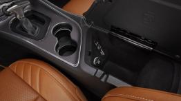 Dodge Challenger SRT Hellcat (2015) - schowek w podłokietniku przednim