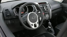 Kia Venga - pełny panel przedni