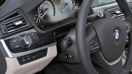 BMW serii 5 ActiveHybrid - kierownica